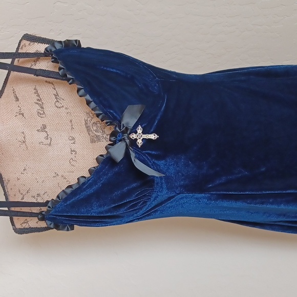 WIDOW Dresses & Skirts - DOLLSKILL WIDOW 2X BLUE VELVET SLIP DRESS ADJUSTABLE STRAPS ZIP BACK CROSS flaw